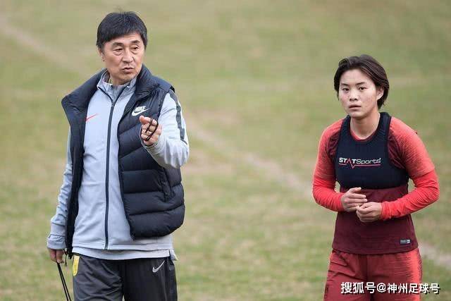 舒梅切尔：曼联球员缺乏斗志，德利赫特和马兹拉维表现糟糕